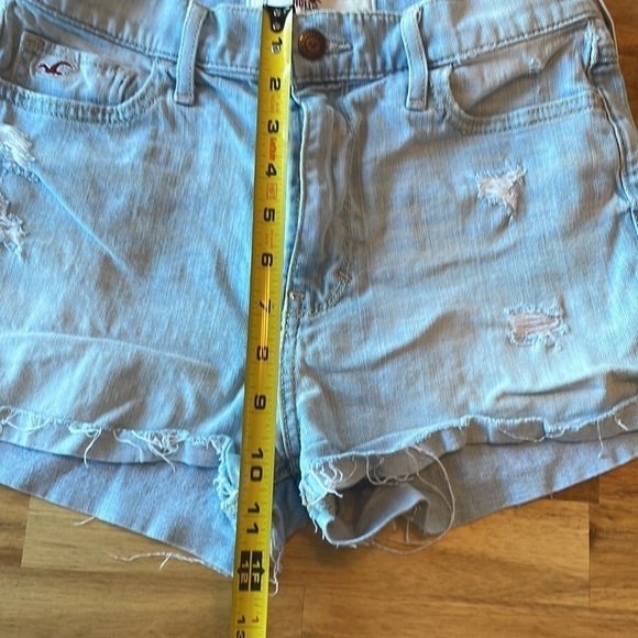 Hollister Light Wash Distressed Denim Shorts size 27 - Picture 4 of 6